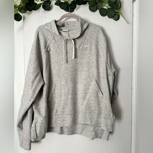 Grey Nike ThermaFit Crewneck